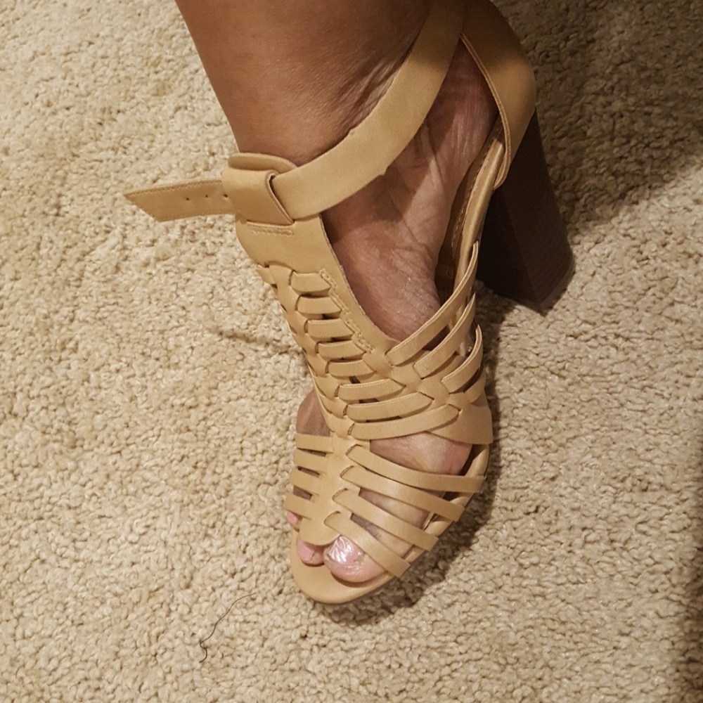 💥💥Cute Vintage look Sandals 😎😎